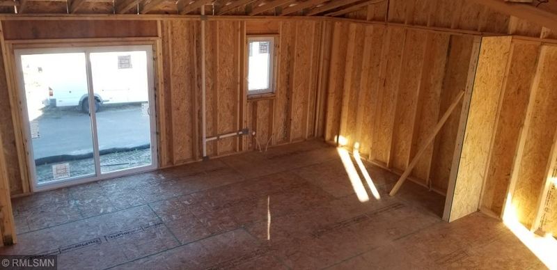 21131 Cambridge Way W, Farmington, MN 55024