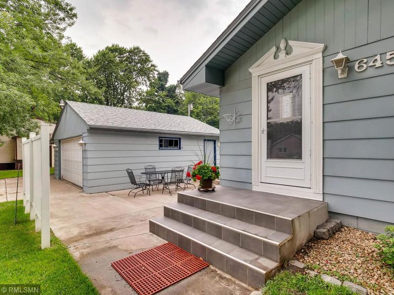 645 Fairmont St NE, Fridley, MN 55432