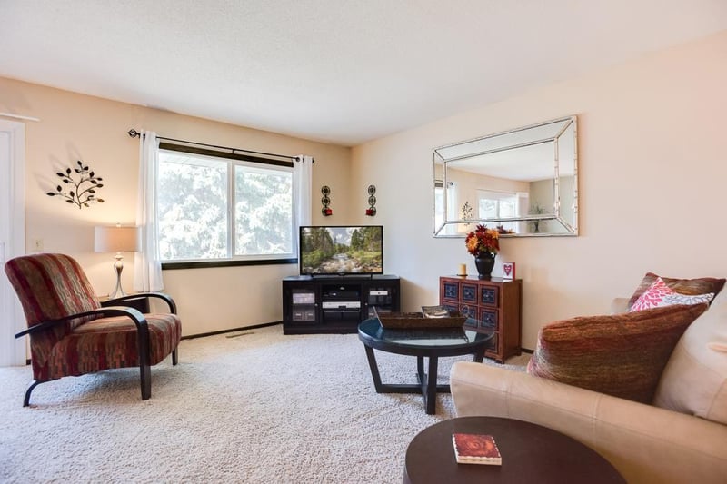 10442 Decatur Ave S, Bloomington, MN 55438