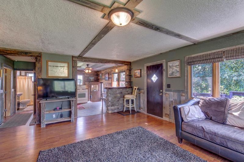 1598 Wildwood Rd, Duluth, MN 55804