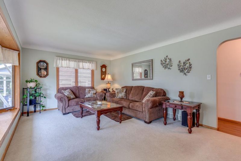 2411 Burke Ave E, North Saint Paul, MN 55109