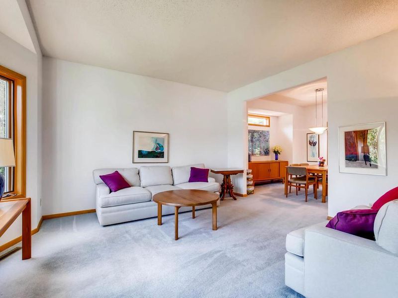 725 Granite Dr, Eagan, MN 55123