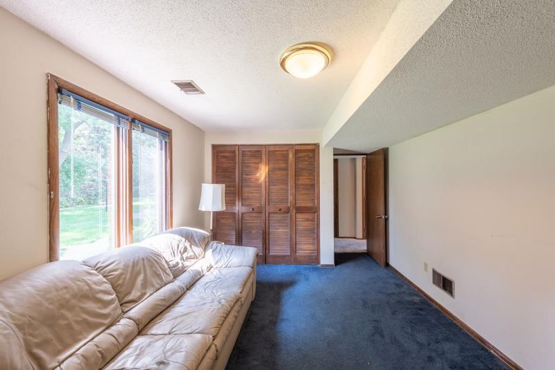 2717 Ensign Ave N, New Hope, MN 55427