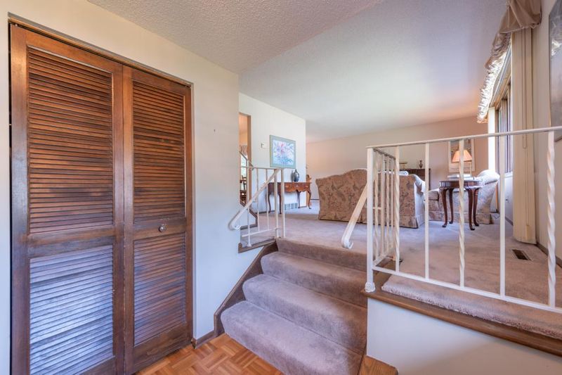 2717 Ensign Ave N, New Hope, MN 55427