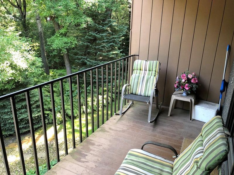 705 E Burnsville Pw #208, Burnsville, MN 55337