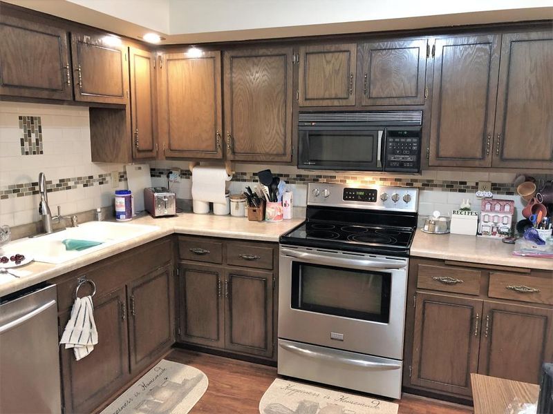 705 E Burnsville Pw #208, Burnsville, MN 55337