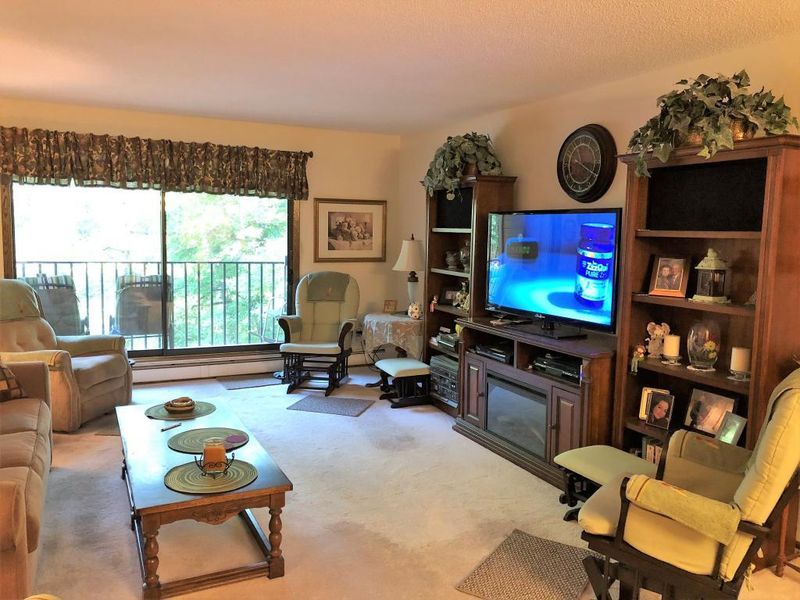705 E Burnsville Pw #208, Burnsville, MN 55337