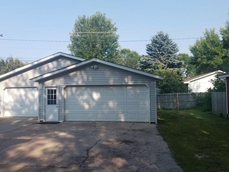 428 Birch St N, Cambridge, MN 55008