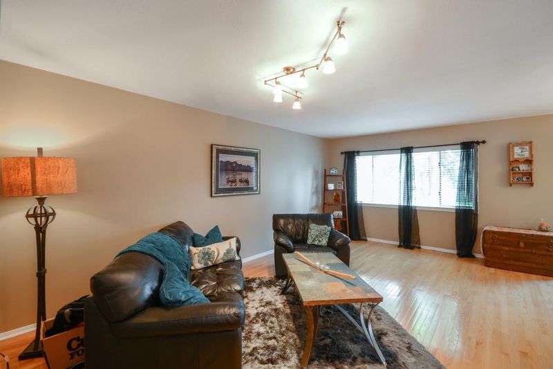 11759 Undercliff St NW, Coon Rapids, MN 55433