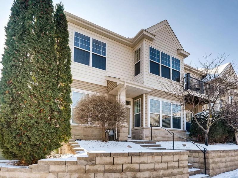 7930 Golden Valley Rd #4, Golden Valley, MN 55427