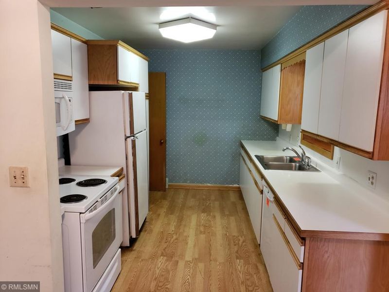 1360 Hillcrest Dr NE, Fridley, MN 55432