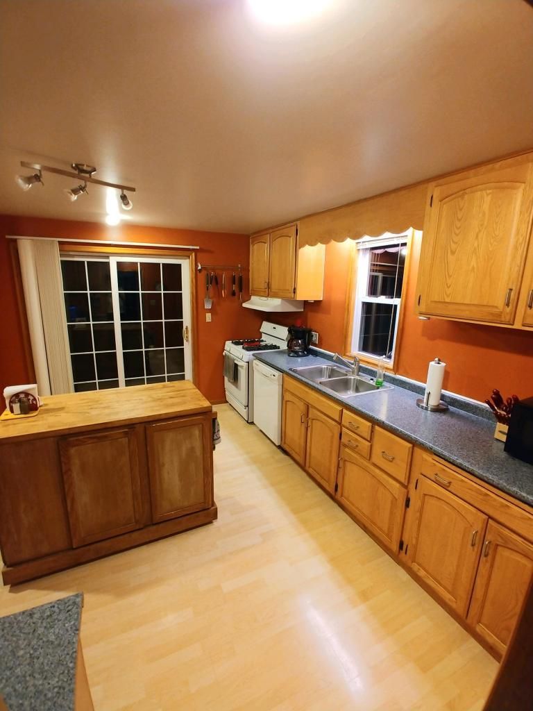 3306 Zane Ave N, Crystal, MN 55422