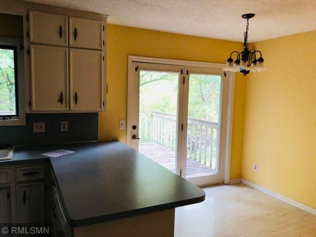 8214 Horizon Dr, Shakopee, MN 55379