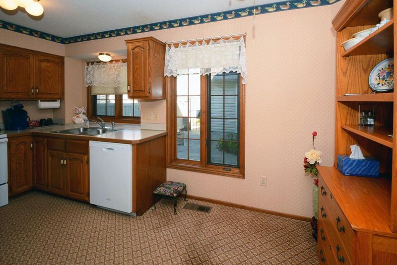 1000 Hill Ct, Shoreview, MN 55126