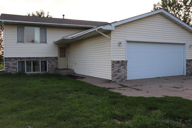 14033 90th Ave, Milaca, MN 56353
