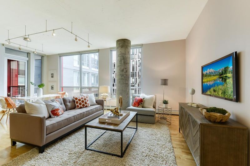 901 S 2nd St #409, Minneapolis, MN 55415