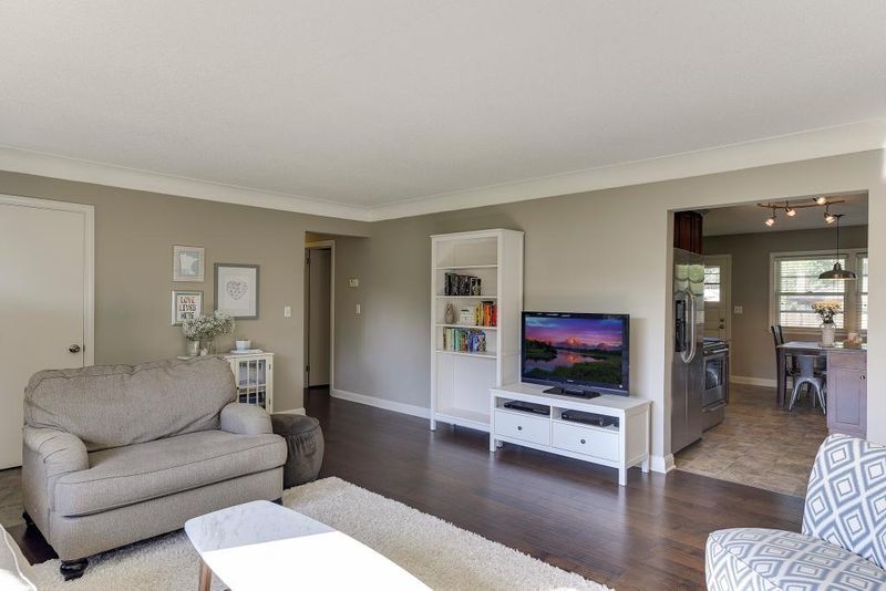 4513 Abbott Ave N, Robbinsdale, MN 55422