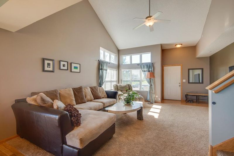 6736 98th St S, Cottage Grove, MN 55016