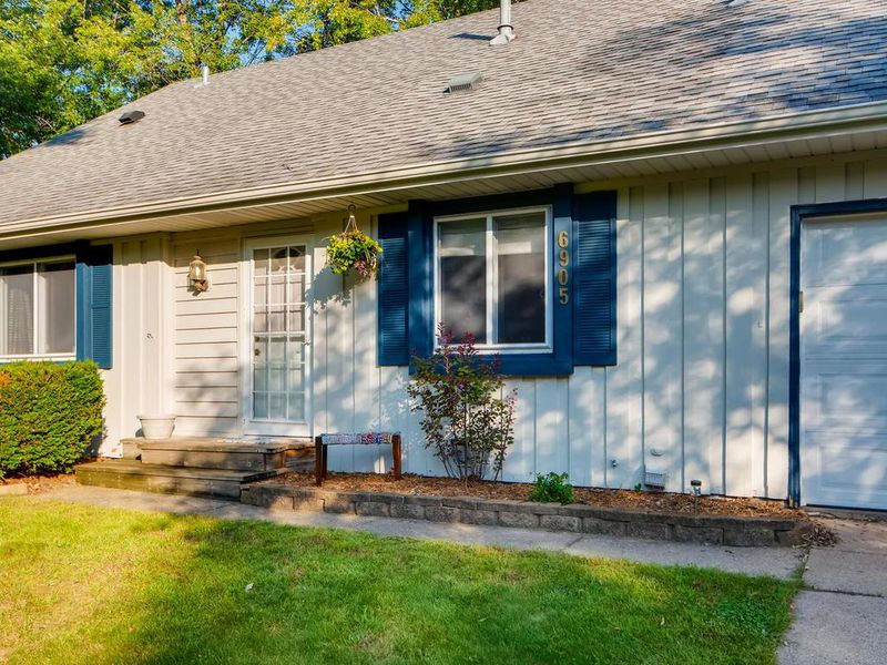 6905 133rd St W, Apple Valley, MN 55124