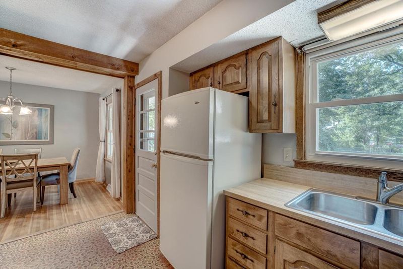 4011 Mcknight Rd N, White Bear Lake, MN 55110