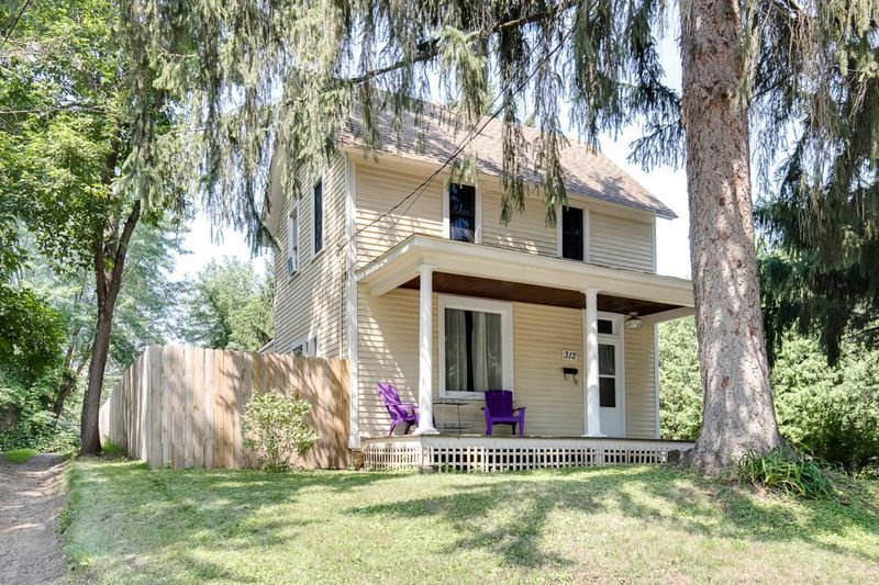 312 Owens St N, Stillwater, MN 55082
