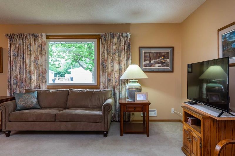 860 Kennaston Dr NE, Fridley, MN 55432