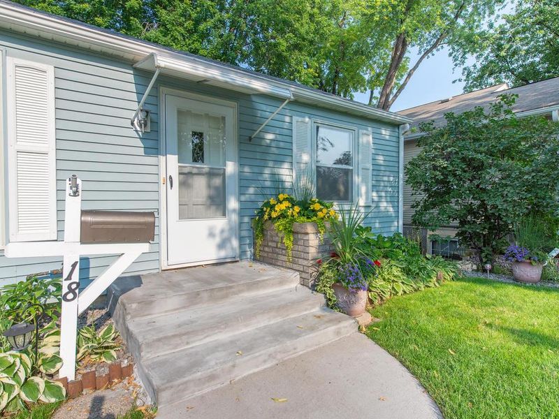 18 Harrison Ave S, Hopkins, MN 55343