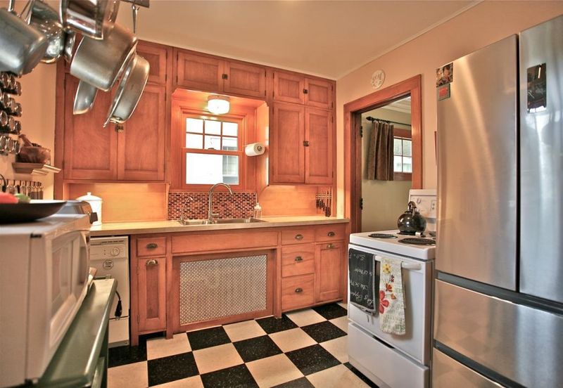 1755 Eustis St, Saint Paul, MN 55113