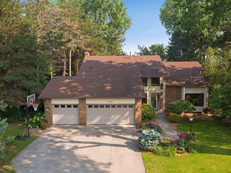 8050 Galway Rd, Woodbury, MN 55125