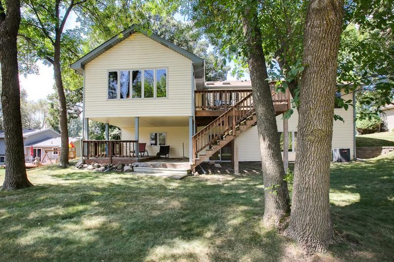 2174 Stanich St, Maplewood, MN 55109