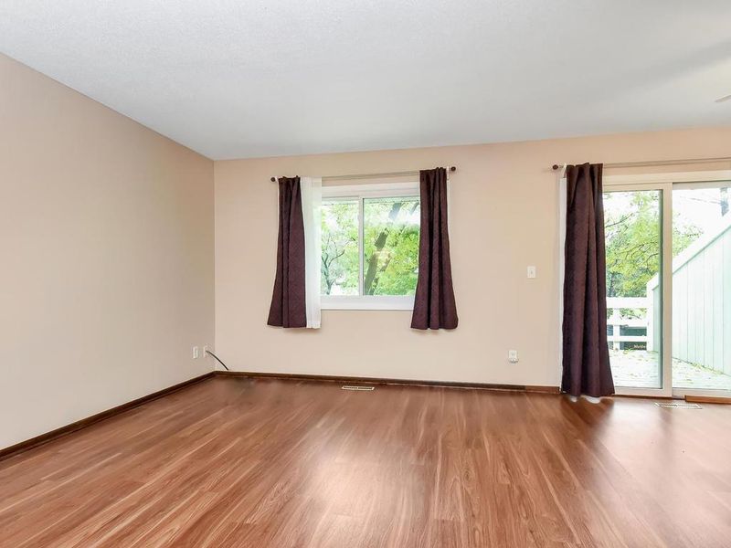 6943 Macbeth Cir, Woodbury, MN 55125