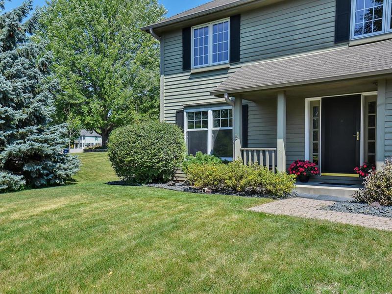 6005 Chestnut Ct, Excelsior, MN 55331