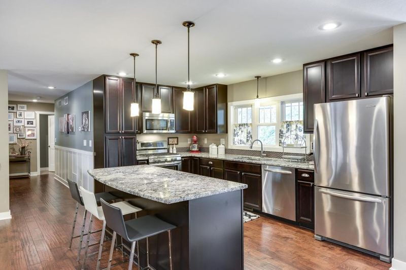 8375 141st St W, Apple Valley, MN 55124
