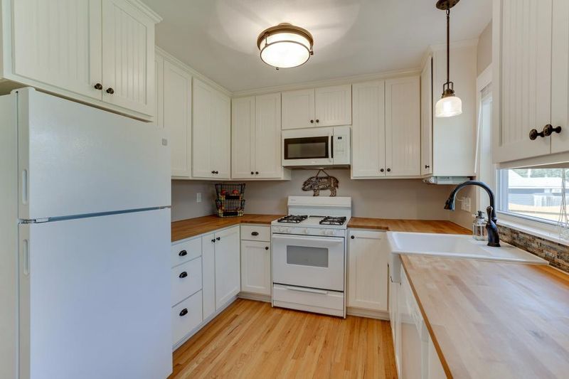 7301 Thomas Ave S, Richfield, MN 55423