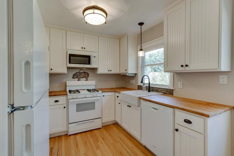 7301 Thomas Ave S, Richfield, MN 55423