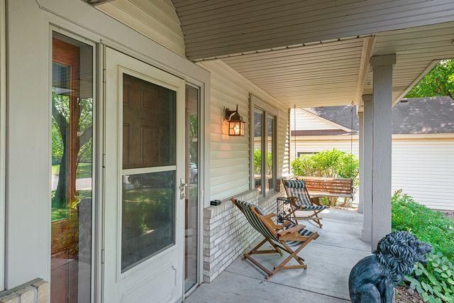 1255 Fallbrook Ln, Woodbury, MN 55125