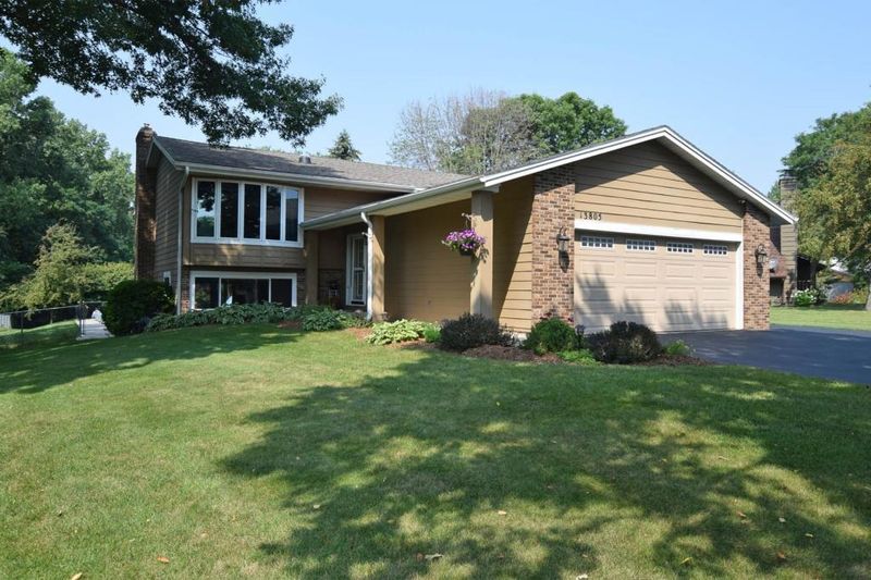 13805 Holyoke Pa, Apple Valley, MN 55124