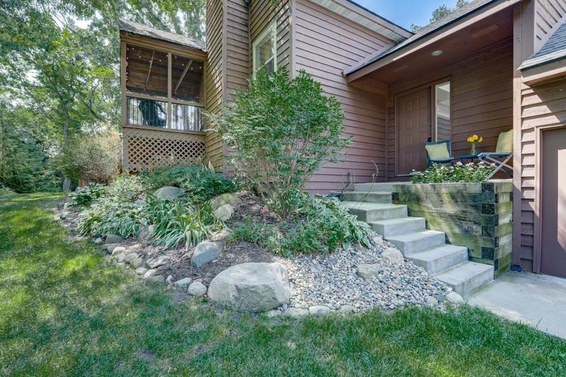 12001 Golden Acre Dr, Minnetonka, MN 55305
