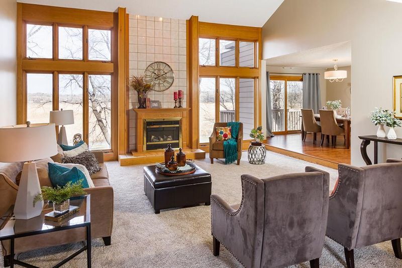 11412 Mount Curve Rd, Eden Prairie, MN 55347