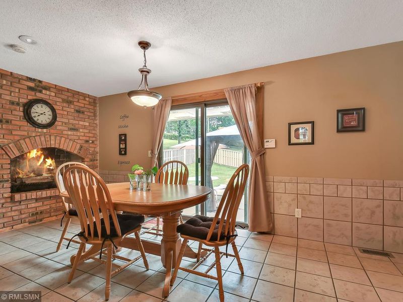 200 Arbor Ln, Burnsville, MN 55337