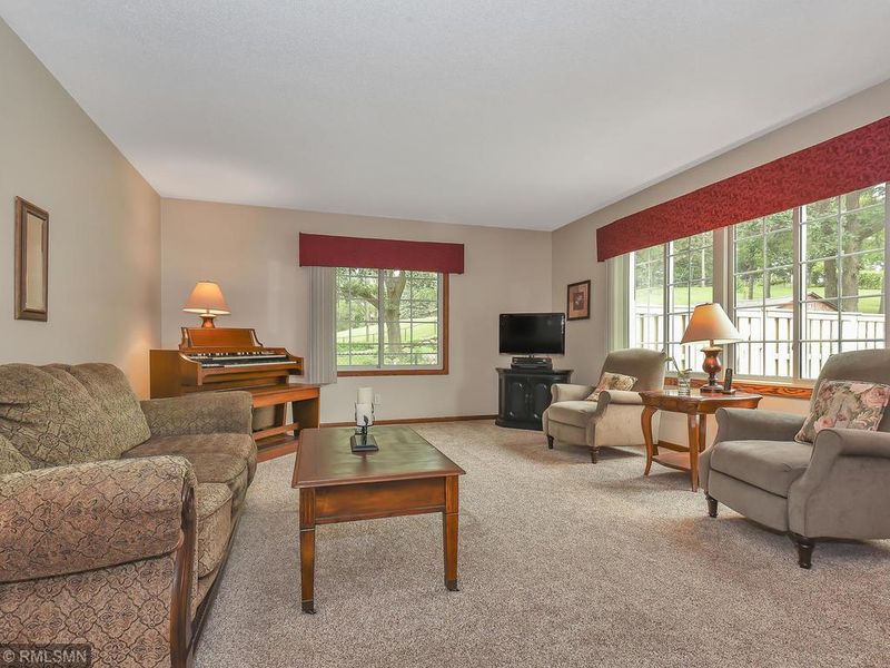 200 Arbor Ln, Burnsville, MN 55337
