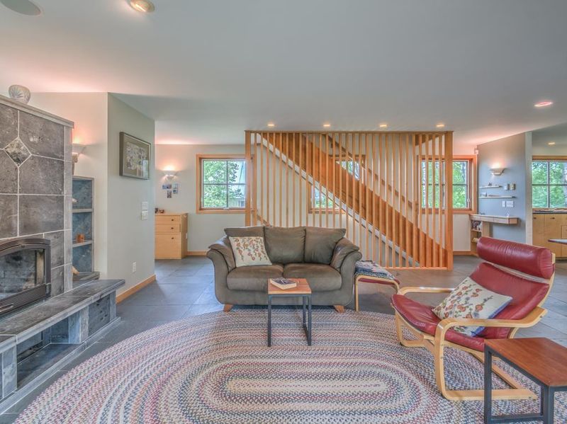 2143 Jackson Cir, Marine On Saint Croix, MN 55047