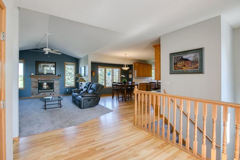 8555 Grace Ln, Loretto, MN 55357