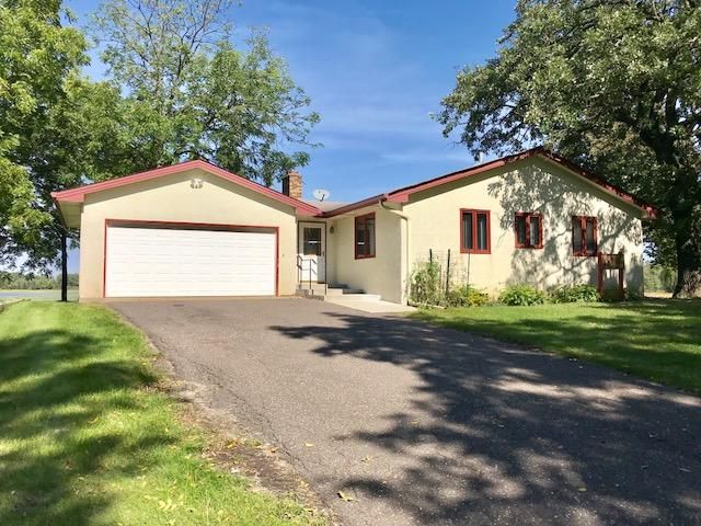 1085 County Road C E, Maplewood, MN 55109