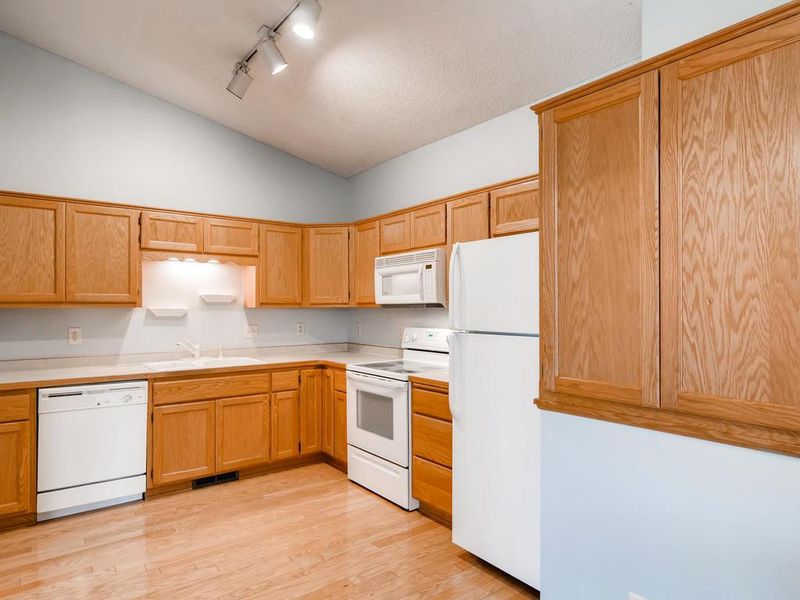 8312 Parkview Ave NE, Elk River, MN 55330