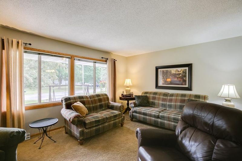 12007 Porter Dr, Champlin, MN 55316