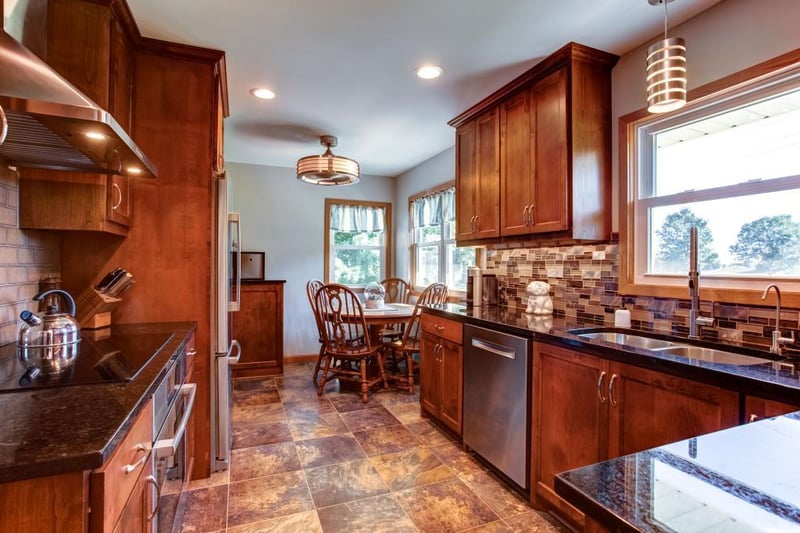 332 River Rd NE, Hanover, MN 55341