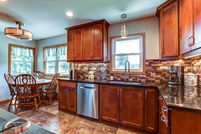 332 River Rd NE, Hanover, MN 55341