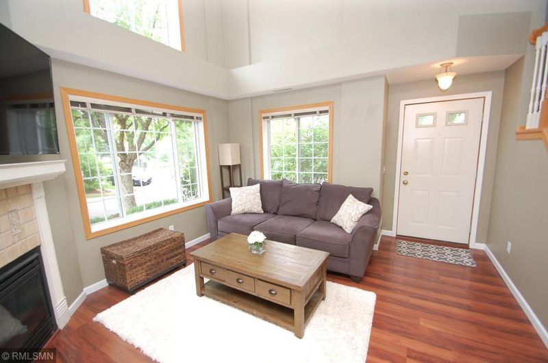 626 Willoughby Way W, Minnetonka, MN 55305