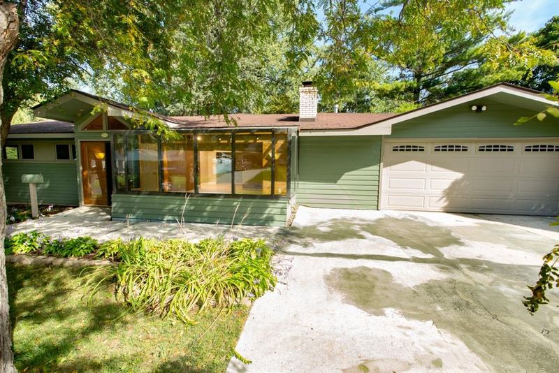 3932 Edgewood Ave N, Crystal, MN 55427